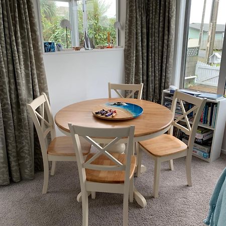 Beach Cottage - A Cosy Beach Cottage Charmer Riverton Extérieur photo